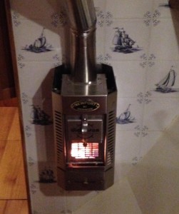 In Harlingen we use the wood stove for the first time, very warm and cosy!