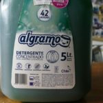 Biodegradable detergent in a returnable container